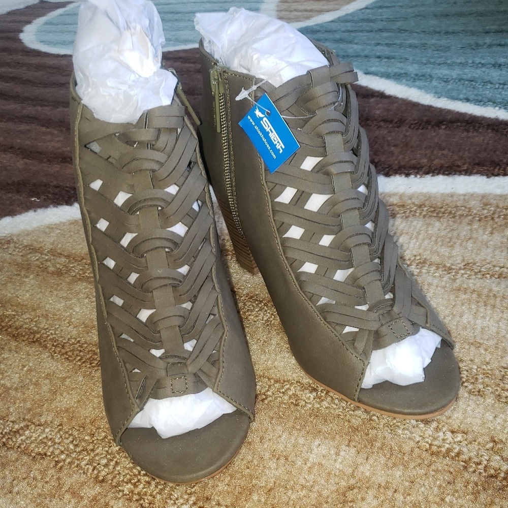 Open Toe Heel Booties - Picture 2 of 4